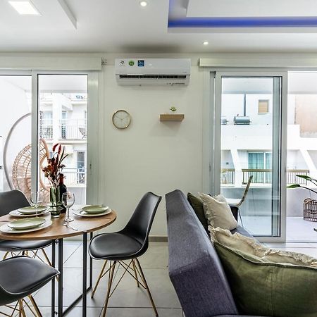Beach Daze 1-Br Apt By Finikoudes Beach Larnaca Extérieur photo