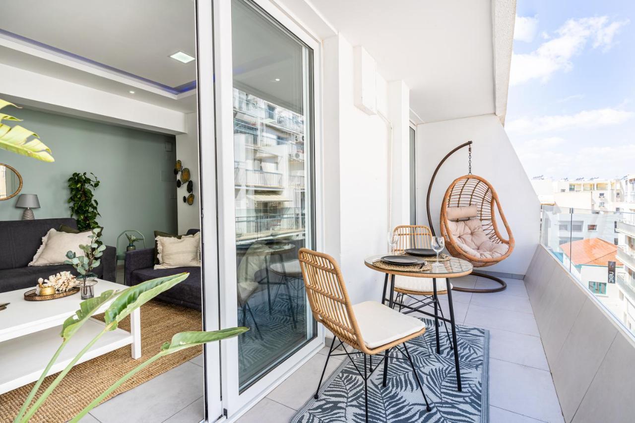 Beach Daze 1-Br Apt By Finikoudes Beach Larnaca Extérieur photo