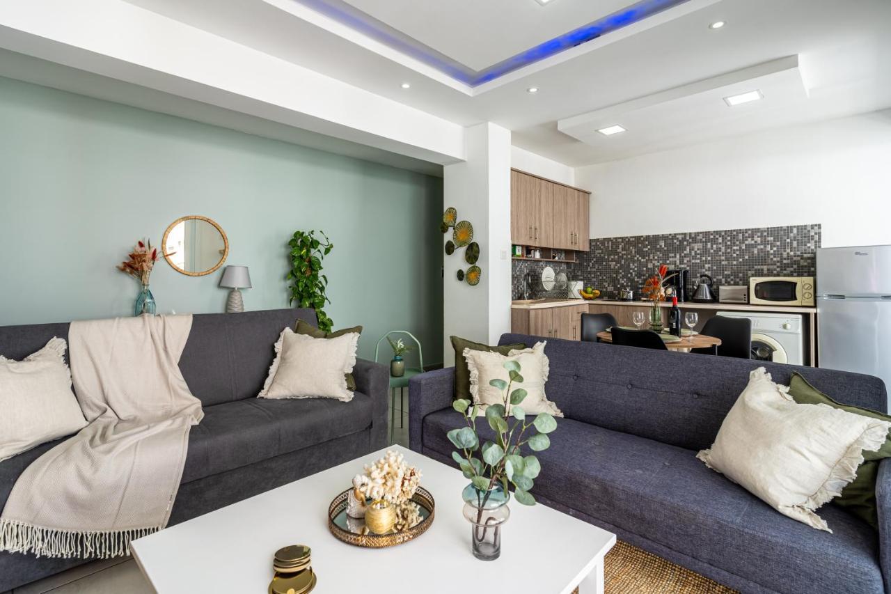 Beach Daze 1-Br Apt By Finikoudes Beach Larnaca Extérieur photo